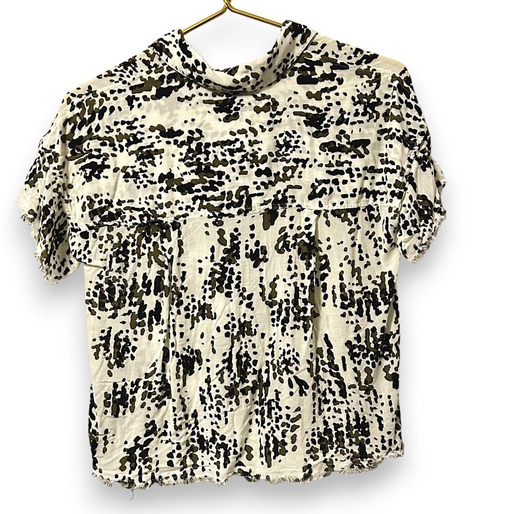 For The Republic Cropped Camo Short Sleeve Button-Up - Picture 5 of 9